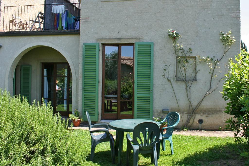 Podere Il Pino Поджибонси Екстериор снимка