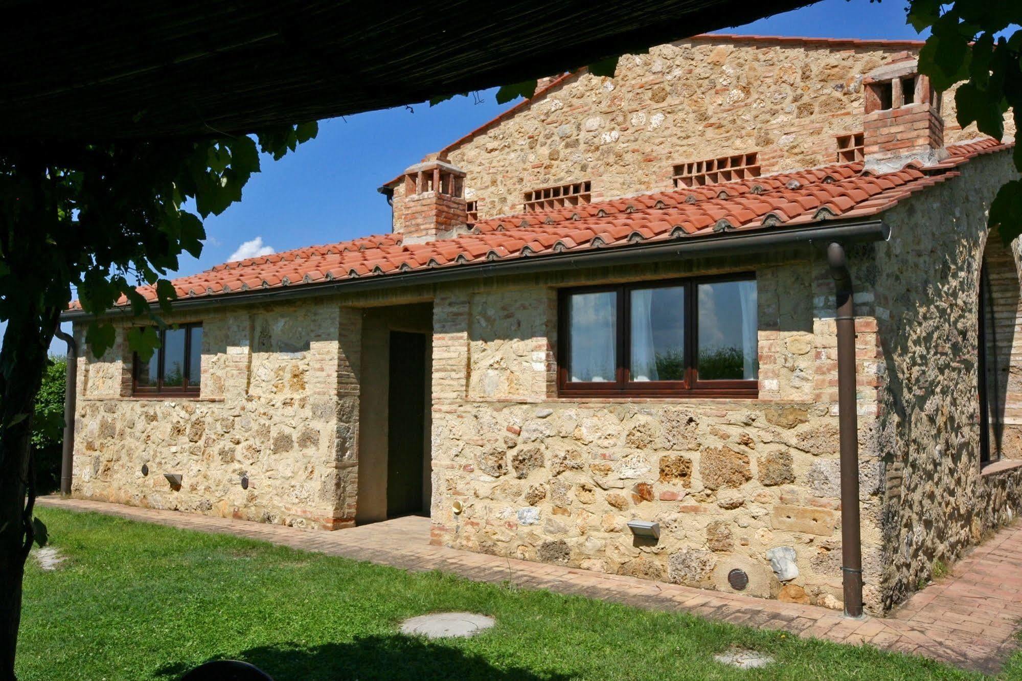 Podere Il Pino Поджибонси Екстериор снимка