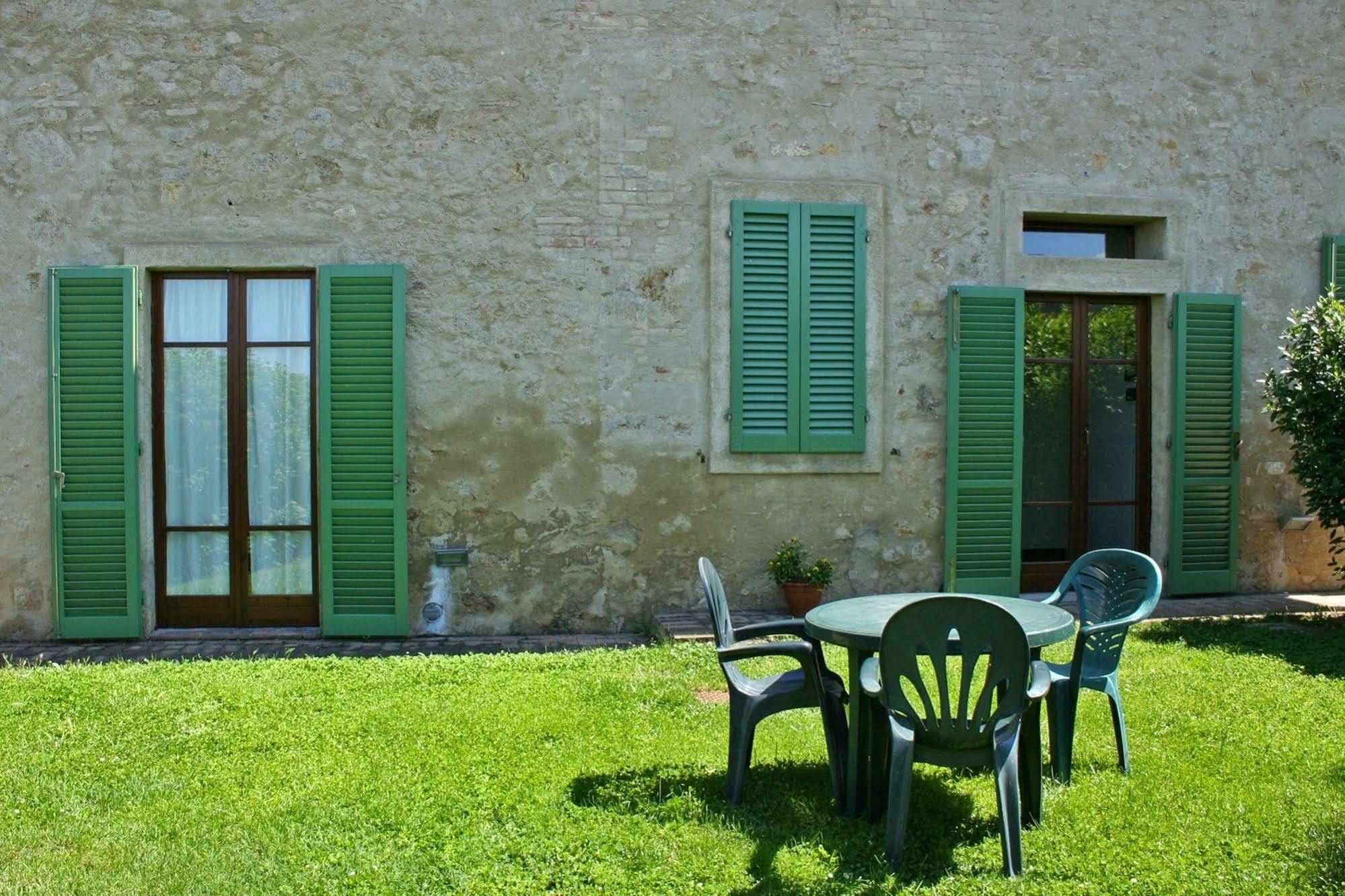 Podere Il Pino Поджибонси Екстериор снимка